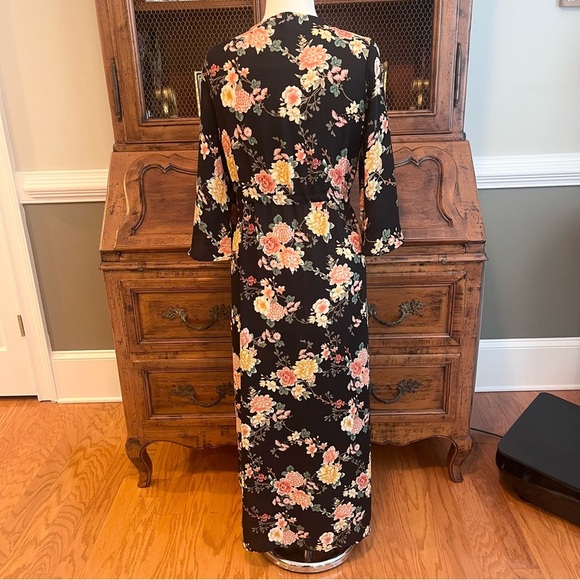 Elegant Black Floral Robe / Topper - Picture 2 of 7
